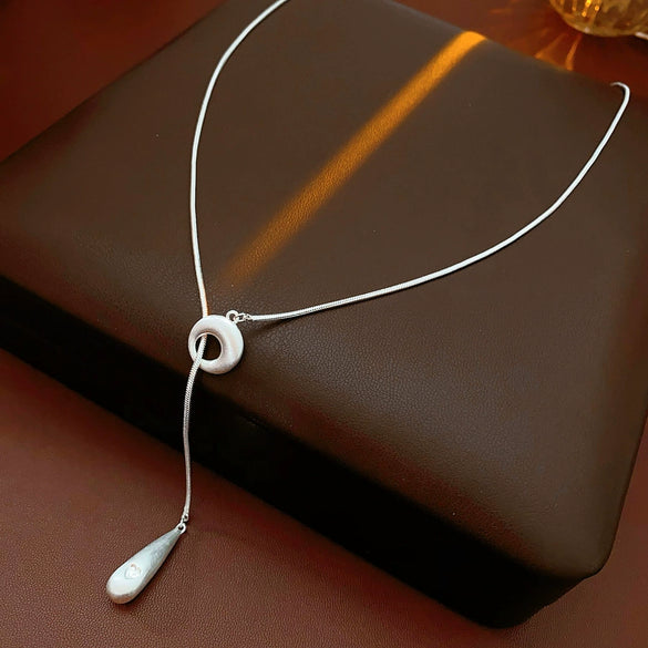 Wholesale Women's Geometric Copper Alloy Electroplated Brushed Water Drop Pendant Clavicle Necklace