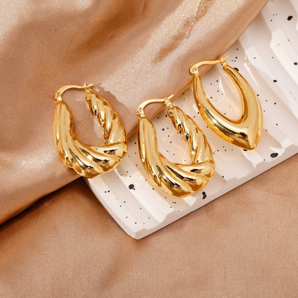 Wholesale Women's Geometric Copper Earrings With Texturized Electroplating