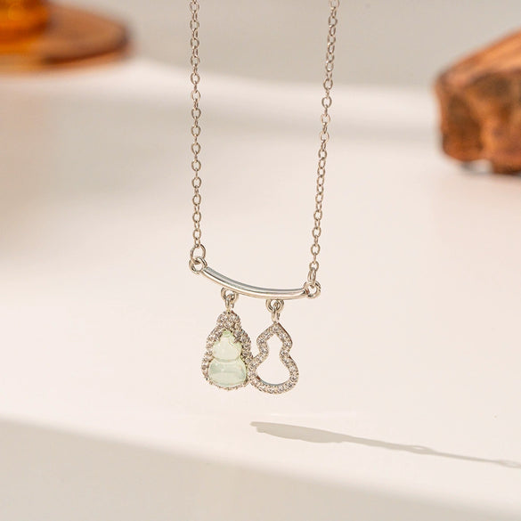 Wholesale Women's Geometric Copper Electroplated Pendant Necklace With O Word Chain