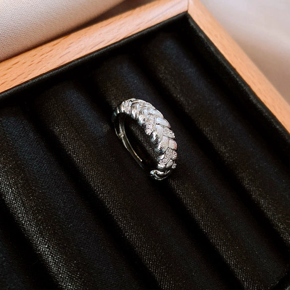 Wholesale Women's Geometric Copper Light Luxury Ring With Real Gold Electroplated