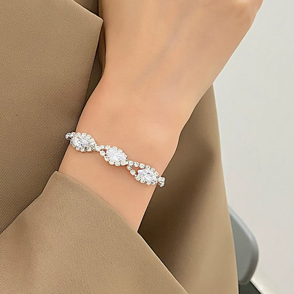 Wholesale Women's Geometric Copper Zircon Woven Claw Chain Bracelet Set With Diamonds
