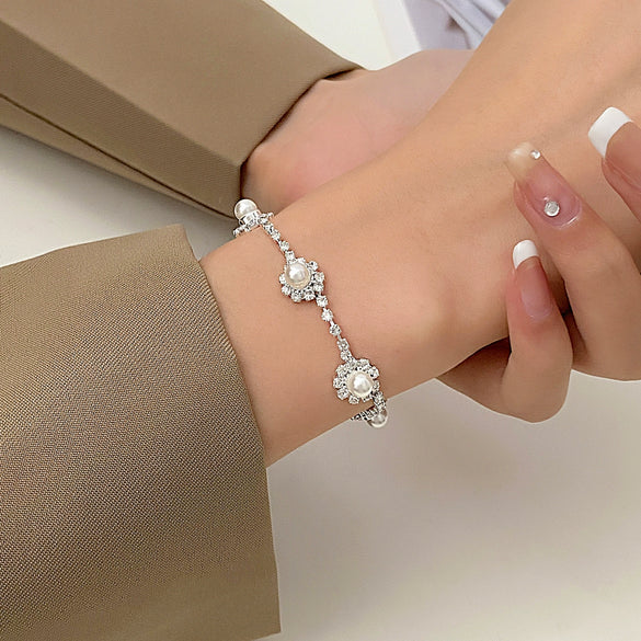 Wholesale Women's Geometric Copper Zircon Woven Claw Chain Bracelet Set With Diamonds