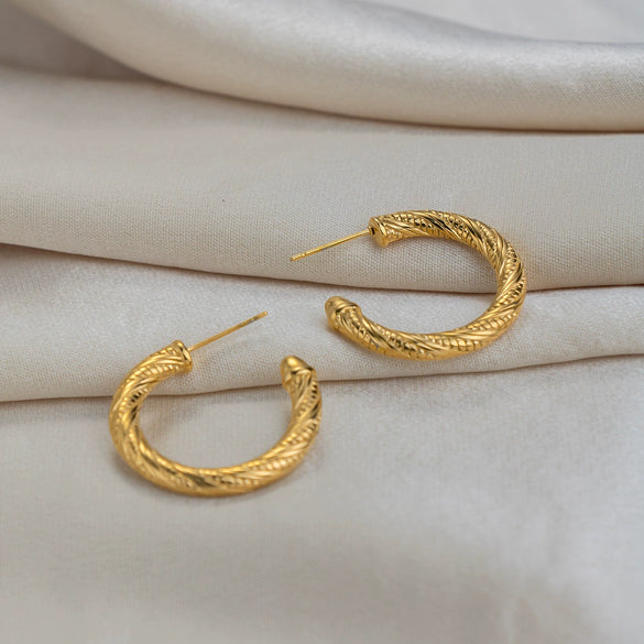 Wholesale Women's Geometric Cshaped Stainless Steel Vacuum Gold Plated Braided Thread Earrings
