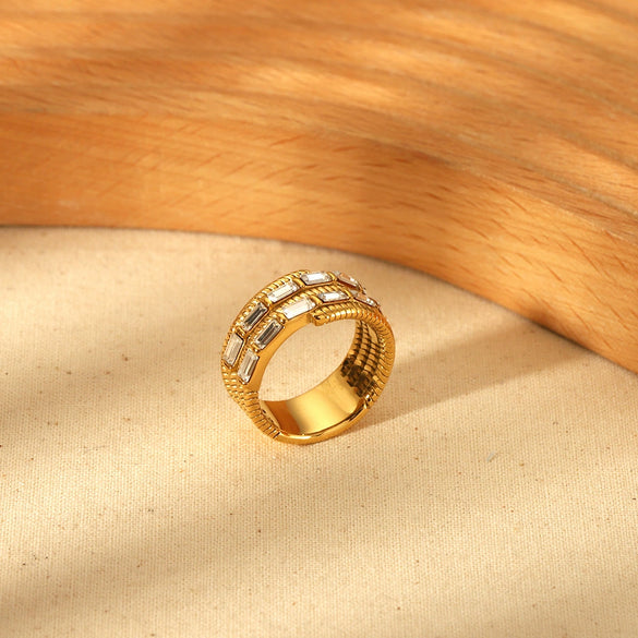 Wholesale Women's Geometric Diamondencrusted 18K Gold Plated Stainless Steel Ring Retro Jewelry Waterproof Hypoallergenic