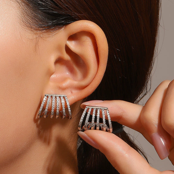 Wholesale Women's Geometric Diamondstudded Alloy 14K Gold Earrings In Light Luxury Style