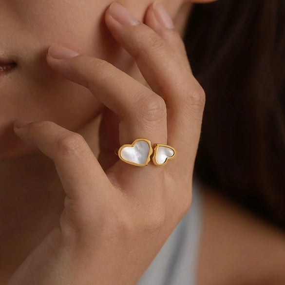 Wholesale Women's Geometric Double Heart Open Ring Natural Motherofpearl Stainless Steel 18K Gold Plated Light Luxury Style Jewelry Accessories