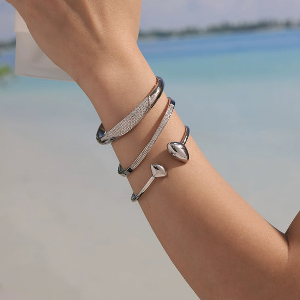 Wholesale Women's Geometric Double Triangle Hollow Elastic Adjustable Bracelet Stainless Steel 18K Gold Plated