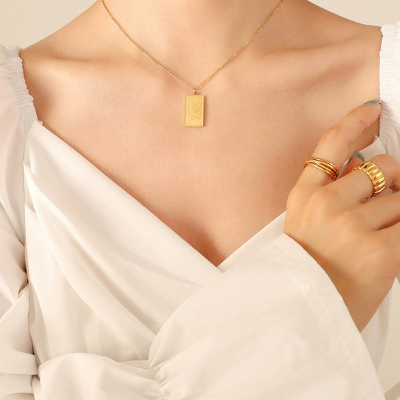 Wholesale Women's Geometric Doublesided Portrait Pendant Clavicle Necklace Titanium Steel Goldplated Jewelry