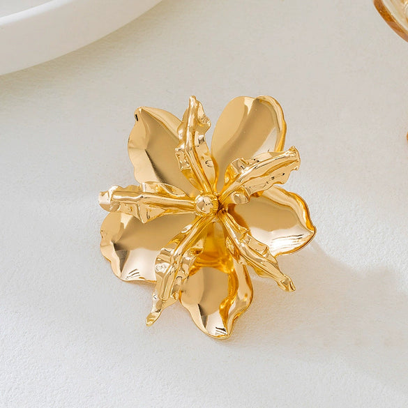 Wholesale Women's Geometric Electroplated Alloy Threedimensional Large Flower Earrings And Jewelry Set