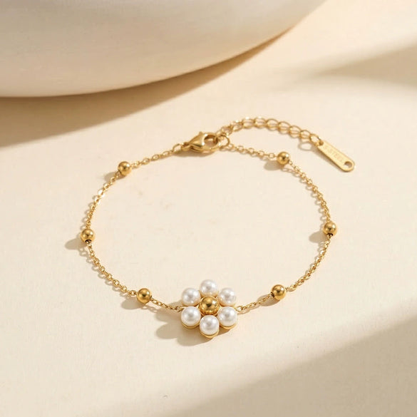 Wholesale Women's Geometric Floral Pearl Stainless Steel Electroplated Bracelet With Original Design