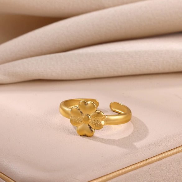 Wholesale Women's Geometric Fruit Stainless Steel Ring Inlaid With 18K Gold Light Luxury Style Accessories