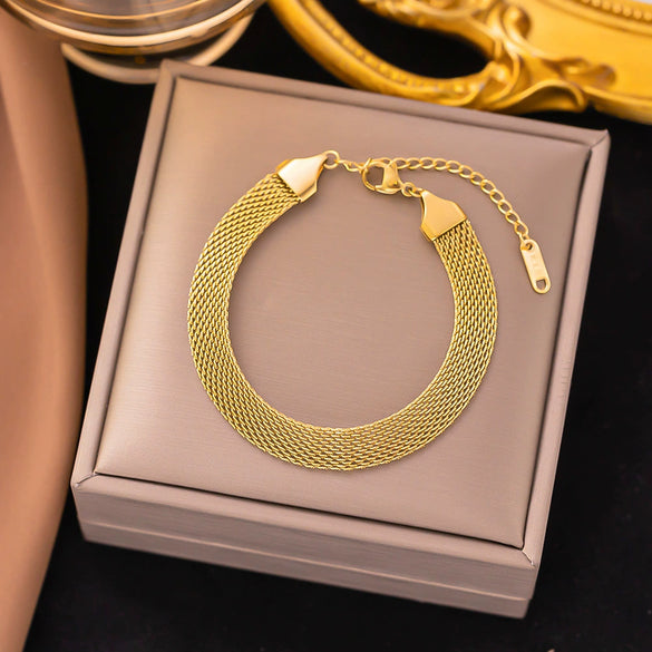Wholesale Women's Geometric Heart Shape Electroplated Titanium Steel Bracelet Highend Accessory