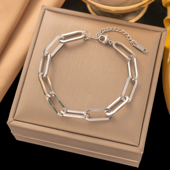 Wholesale Women's Geometric Heart Shape Electroplated Titanium Steel Bracelet Highend Accessory