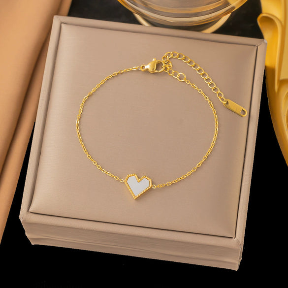 Wholesale Women's Geometric Heart Shape Electroplated Titanium Steel Bracelet Highend Accessory