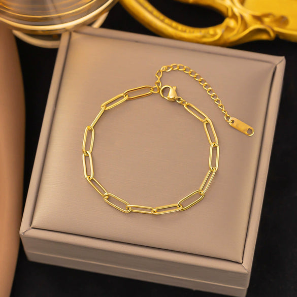 Wholesale Women's Geometric Heart Shape Electroplated Titanium Steel Bracelet Highend Accessory