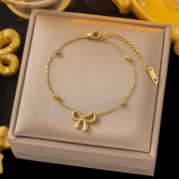 Wholesale Women's Geometric Heart Shape Electroplated Titanium Steel Bracelet Highend Accessory