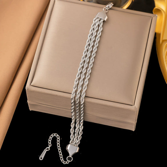 Wholesale Women's Geometric Heart Shape Electroplated Titanium Steel Bracelet Highend Accessory