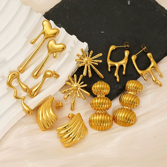 Wholesale Women's Geometric Heart Shape Electroplated Titanium Steel Pleated Earrings