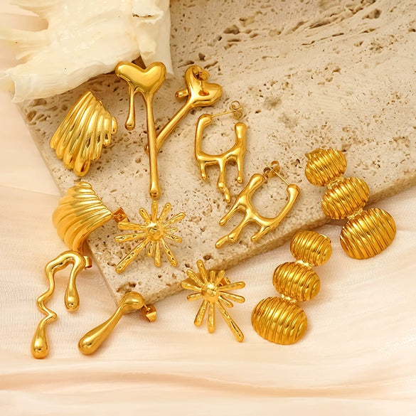 Wholesale Women's Geometric Heart Shape Electroplated Titanium Steel Pleated Earrings