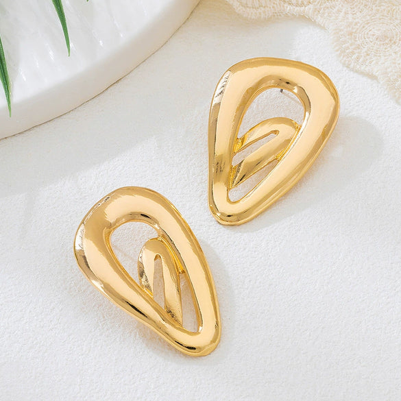 Wholesale Women's Geometric Heartshaped Alloy Electroplated Fashion Earrings