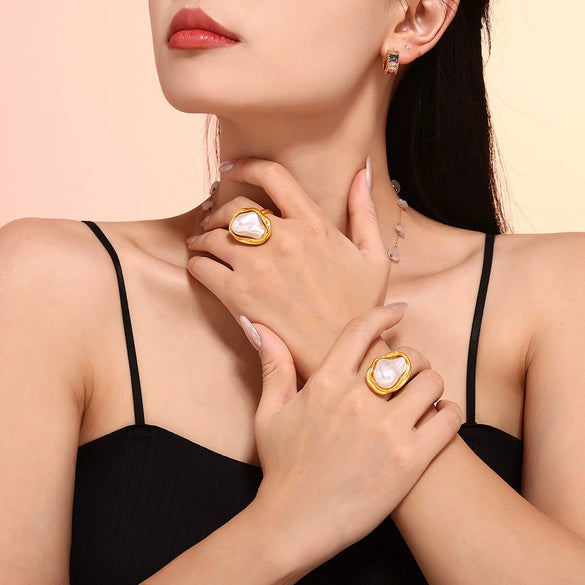 Wholesale Women's Geometric Imitation Pearl Titanium Steel Ring Electroplated