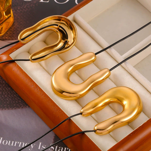 Wholesale Women's Geometric Irregular Ushaped Horseshoe Pendant Necklace With Leather Rope Chain And Titanium Steel Gold Plated