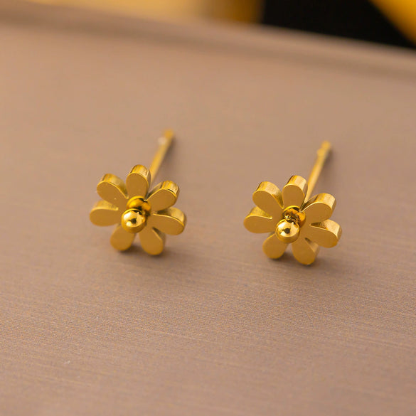 Wholesale Women's Geometric 18K Real Gold Plated Titanium Steel Daisy Necklace With Flash O Chain