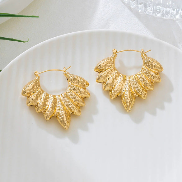 Wholesale Women's Geometric Leaf Pattern Electroplated Alloy Stainless Steel Earrings Luxury Versatile Jewelry