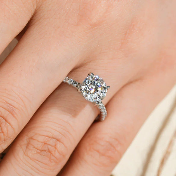 Wholesale Women's Geometric Microembedded Fourclaw Moissanite Silver Ring With Electroplating