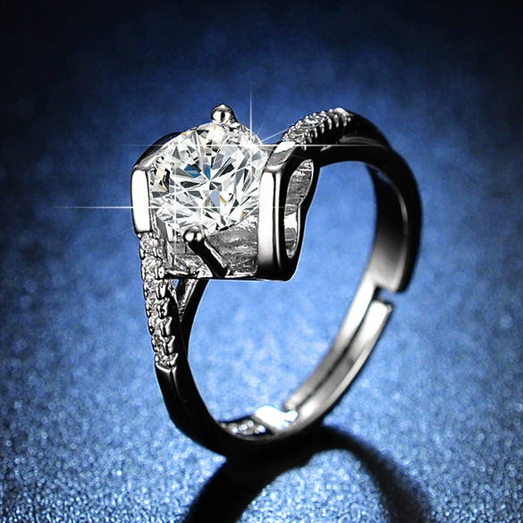 Wholesale Women's Geometric Moissanite Ring With Diamond Treatment In White Copper