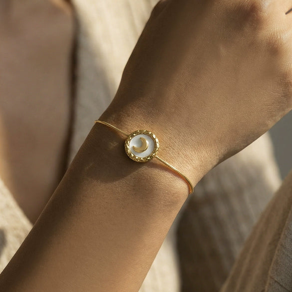 Wholesale Women's Geometric Moonshaped Stainless Steel Goldplated Bracelet