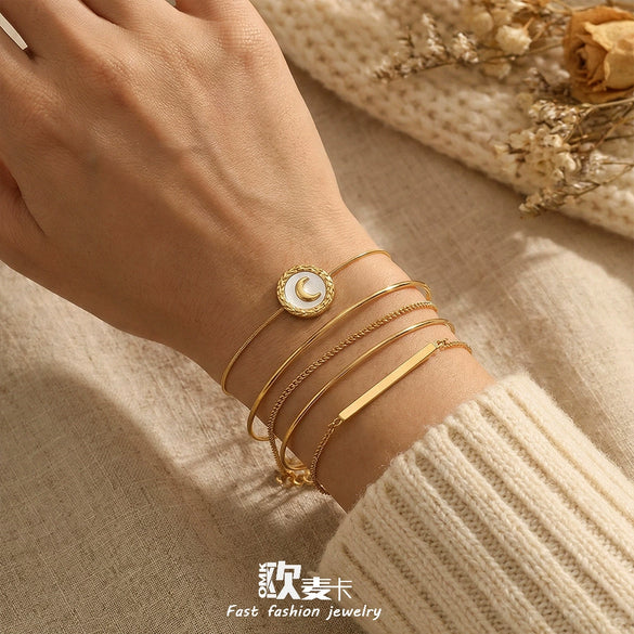 Wholesale Women's Geometric Moonshaped Stainless Steel Goldplated Bracelet