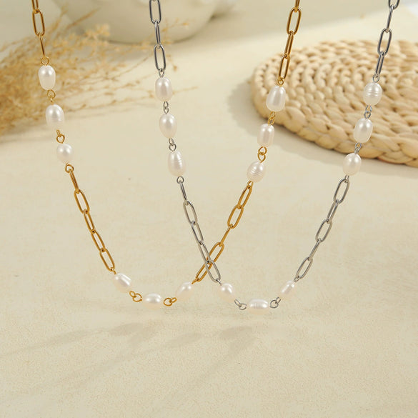 Wholesale Women's Geometric Pearl Necklace Made Of 18K Gold Stainless Steel With Electroplating