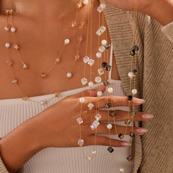 Wholesale Women's Geometric Resin And 18K Gold Electroplated Hand Beaded Sweater Chain Necklace Jewelry