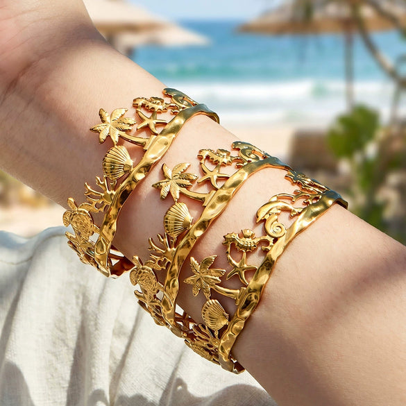 Wholesale Women's Geometric Retro Embossed Electroplated Stainless Steel Bracelet