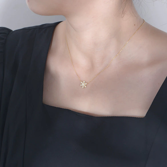 Wholesale Women's Geometric Rhinestone Inlaid 925 Sterling Silver Snowflake Pendant Necklace With Cross Chain Ins Style