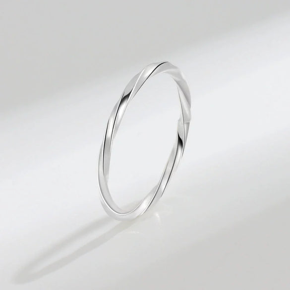 Wholesale Women's Geometric S925 Sterling Silver Ring With Electroplating And Twist Design