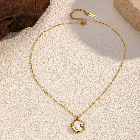 Wholesale Women's Geometric Shell And Stainless Steel Electroplated Pendant Necklace