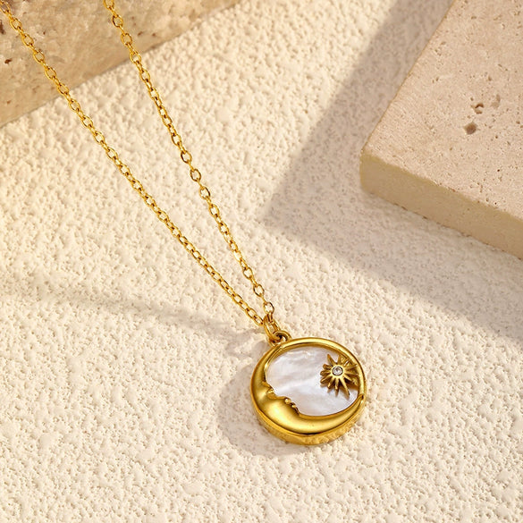 Wholesale Women's Geometric Shell And Stainless Steel Electroplated Pendant Necklace