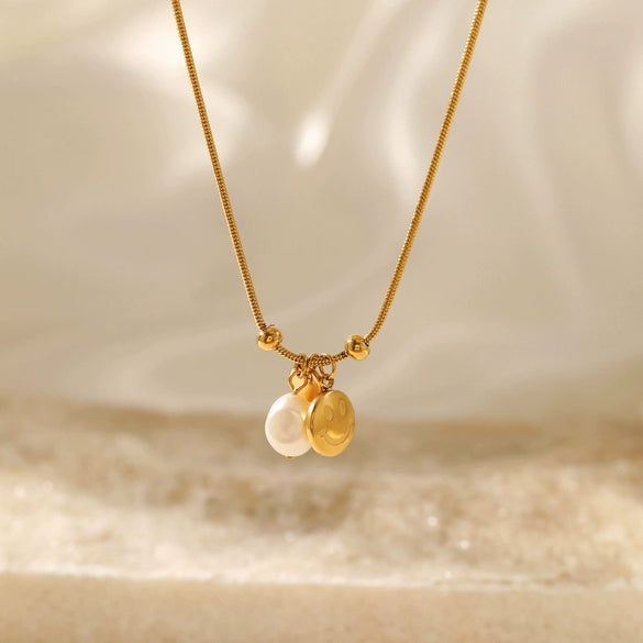 Wholesale Women's Geometric Smiley Pearl Pendant Necklace With Electroplated Stainless Steel And Titanium Steel