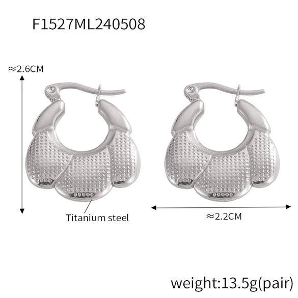 Wholesale Women's Geometric Snake Pattern Ushaped Titanium Steel Gold Electroplated Earrings