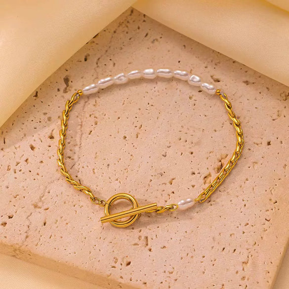 Wholesale Women's Geometric Stainless Steel And Titanium Steel Goldplated Freshwater Pearl Bracelet