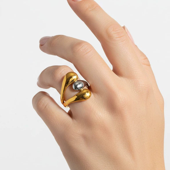 Wholesale Women's Geometric Stainless Steel And Titanium Steel Ring With Vacuum Real Gold Plating In Pvd Furnace Niche Style