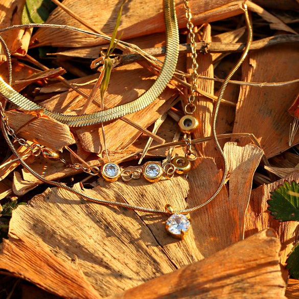 Wholesale Women's Geometric Stainless Steel And Zircon Electroplated Multilayered Necklaces
