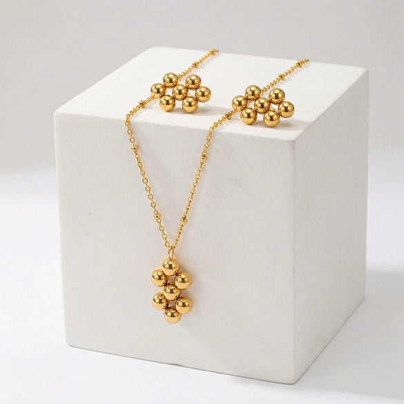 Wholesale Women's Geometric Stainless Steel Bead Splicing Earrings And Necklace Jewelry Set With 18K Gold Plating