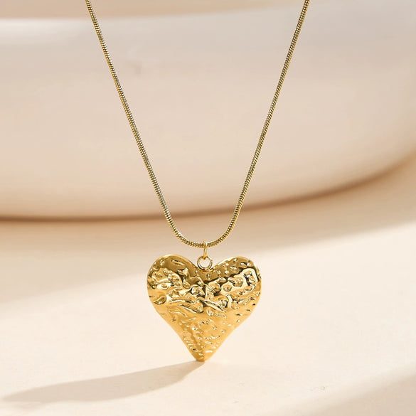Wholesale Women's Geometric Stainless Steel Electroplated Calendering Chain Heart Pendant Clavicle Chain