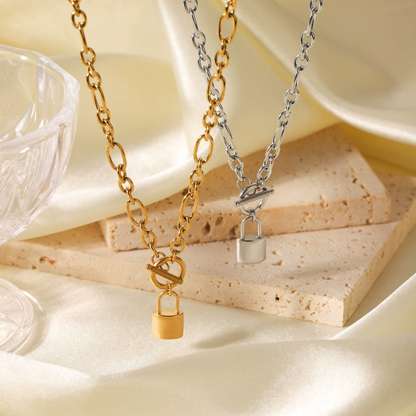 Wholesale Women's Geometric Stainless Steel Electroplated Cross Chain Pendant Necklace