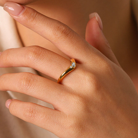 Wholesale Women's Geometric Stainless Steel Electroplated Diamondencrusted Rings Accessories