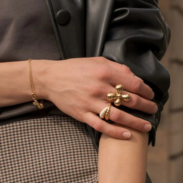 Wholesale Women's Geometric Stainless Steel Electroplated Flower Ring