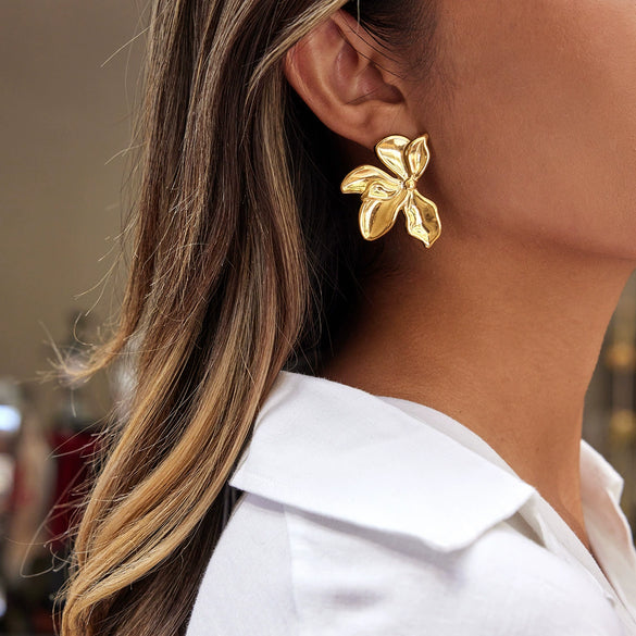 Wholesale Women's Geometric Stainless Steel Electroplated Flower Stud Earrings